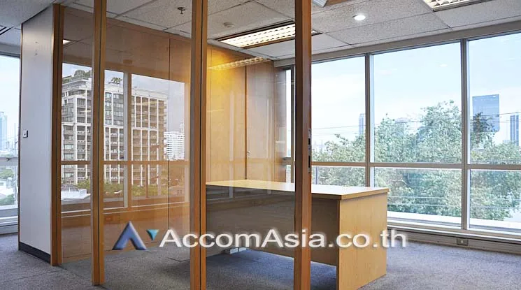 unit Office space For Rent in Ploenchit, Bangkok  near MRT Lumphini (AA15851)
